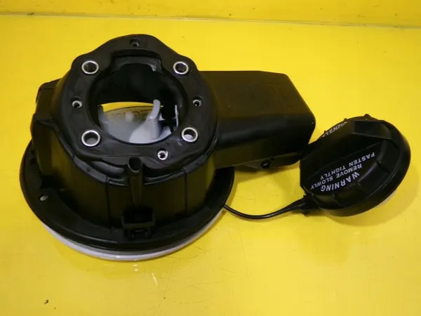 Trappe à carburant avec bouchon OEM DRC98726 Hyundai i30 image 6