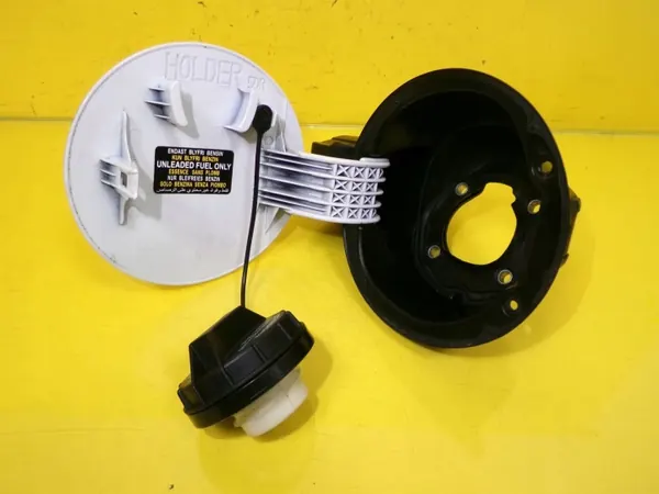 Trappe à carburant avec bouchon OEM DRC98726 Hyundai i30 image 9