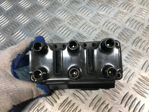 Bobina de ignição VW 2.8 VR6 021905106 image 2