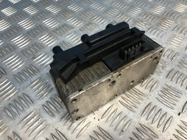 Bobina de ignição VW 2.8 VR6 021905106 image 3