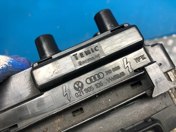 Bobina de ignição VW 2.8 VR6 021905106 image 4