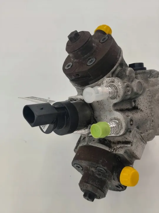 Audi Einspritzpumpe OEM 0445010641 Gebraucht image 3