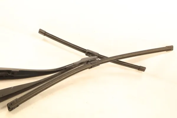 BMW 5 F07 Frontscheibenwischerarme OEM 7207291-02 image 4