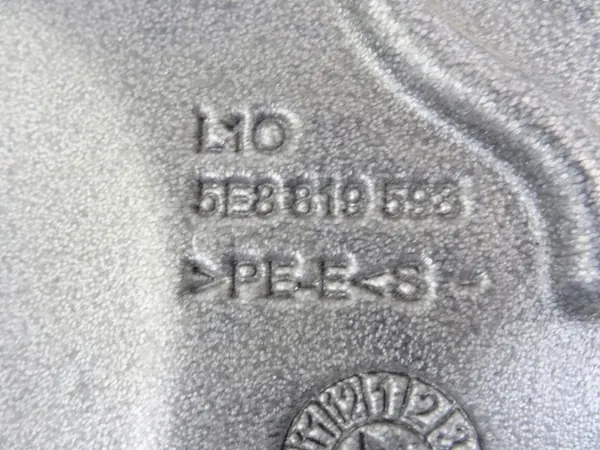 OEM 5E8819593 Innenraumfilter-Abdeckung Skoda Octavia 4 image 3