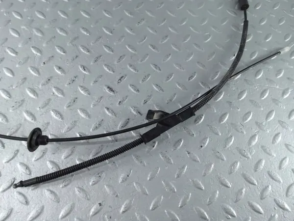 Toyota Corolla Cross motorhuvesladd OEM 5363016380 image 4