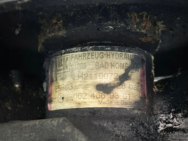 Bomba de direção assistida Mercedes C W203 2.2 CDI 0024669301 image 6