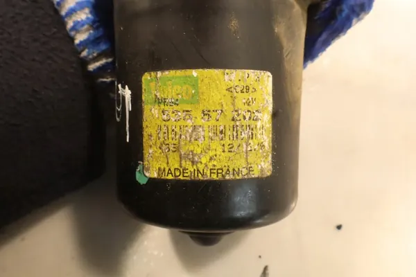 Motor limpiaparabrisas delantero OEM 53557202 Opel Movano image 6