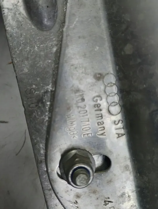 Audi Bränslefilter 4N0 127 401A image 4