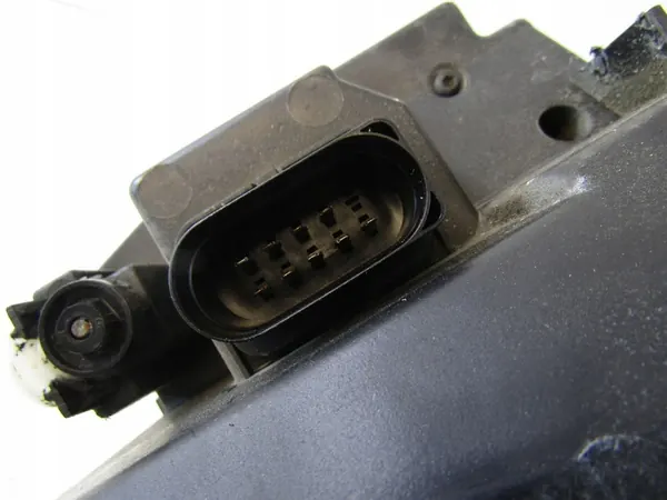 Farol esquerdo Volkswagen Transporter T5 2006 OEM image 10