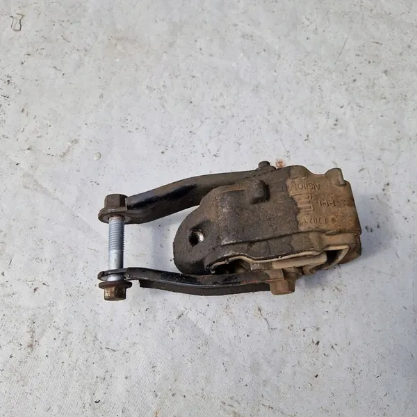 Volvo XC60 I 2.0 D4 Engine Mount Lower image 2