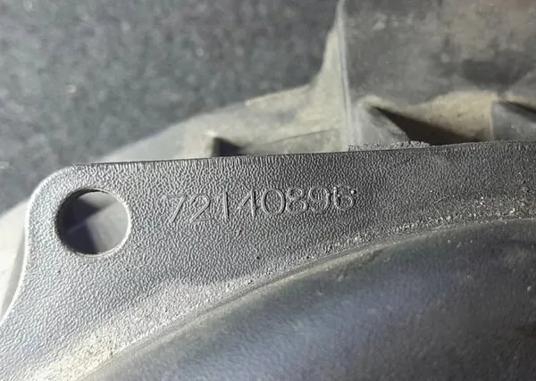 Colector de admisión OEM 68371847AA Jeep Cherokee 3.2L image 2
