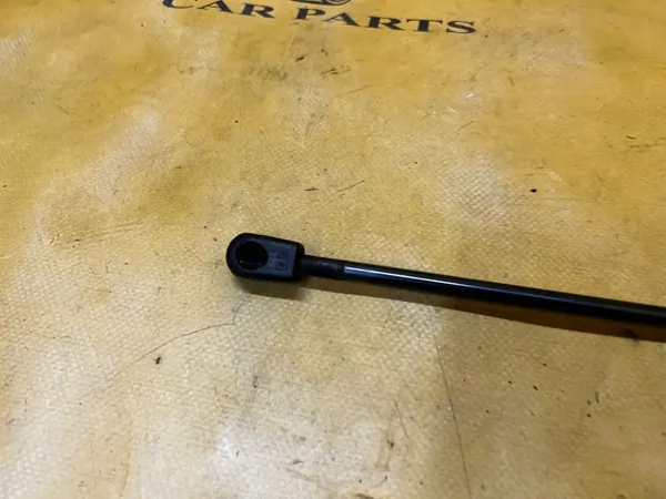 Motorhuvlyftstöd för Mercedes GL X166 image 9