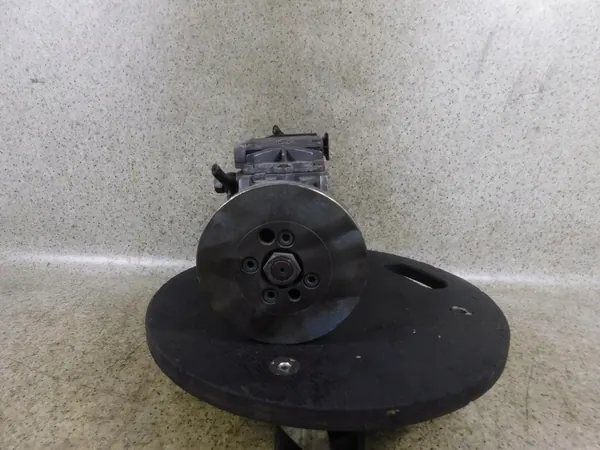 Beschädigte Kraftstoffpumpe Audi A4 A6 C5 2.5TDI 059130106BX image 2