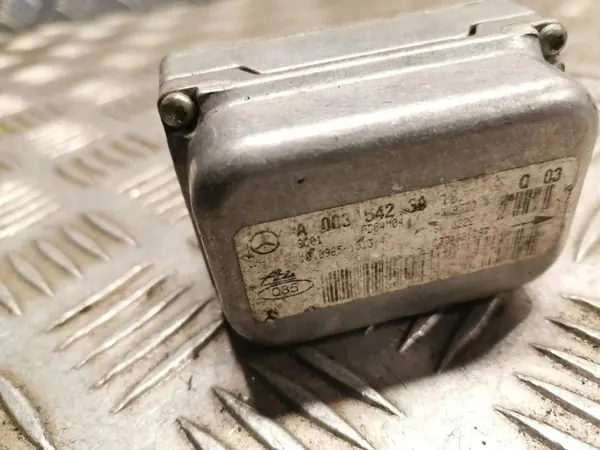 Mercedes-Benz C W203 Hastighetssensor OEM 0035423918 image 4