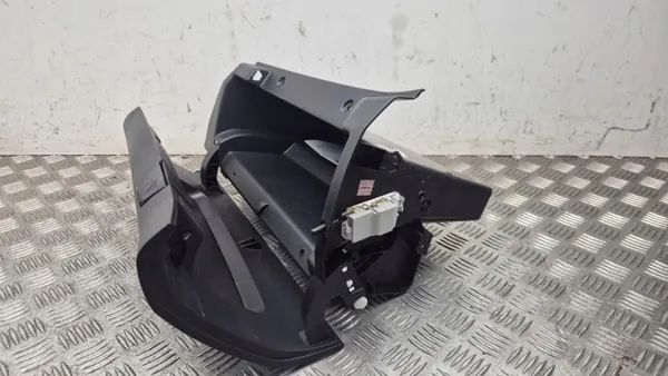 Boîte à gants Opel Zafira Life 2020 OEM 9810867177 image 3