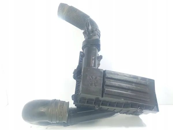 VW Touran 1 Luftfilterhus OEM M1R4P1 MAR 00021176 image 4