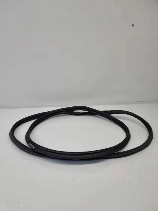 Jaguar E-Pace 2019 Junta goma maletero trasero OEM J9C341508A image 2