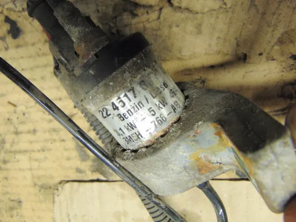 Bomba de combustible OEM 3M5H-766-AB para Volvo V50 Diesel image 3