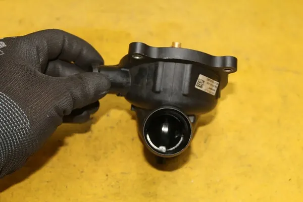 Vesipumpun Kotelo S6 C6 5.2FSI 079121115BA image 4