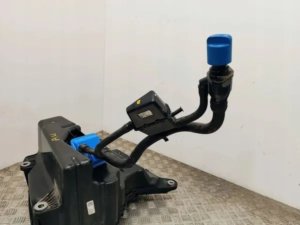 Réservoir AdBlue AUDI A4 B9 8W0131879BB image 10