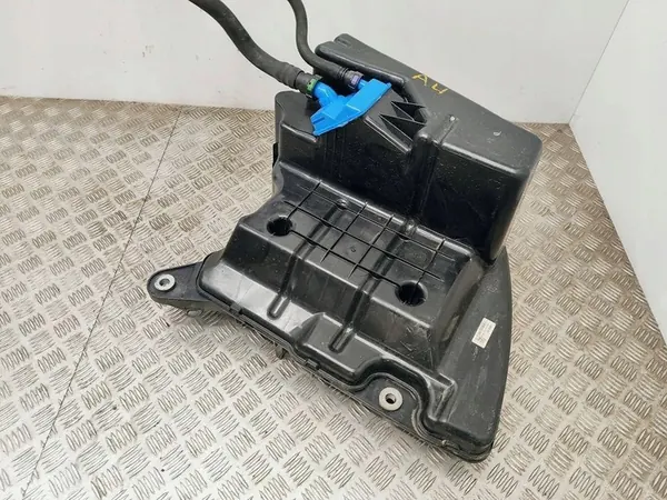 Réservoir AdBlue AUDI A4 B9 8W0131879BB image 9