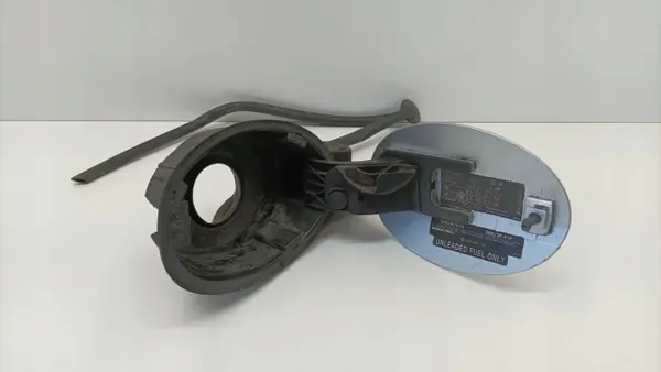 Polttoainesäiliön kansi OEM A2305841138 Mercedes-Benz SL image 3