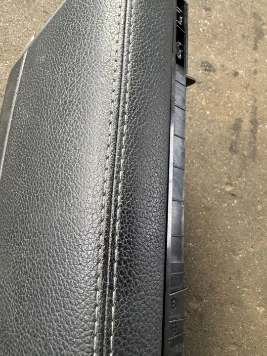 Accoudoir cuir Mercedes-Benz OE A2056808804 image 3