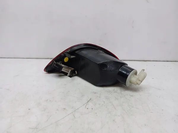 Luz antiniebla trasera derecha Renault Clio III OEM 8200776054 image 3
