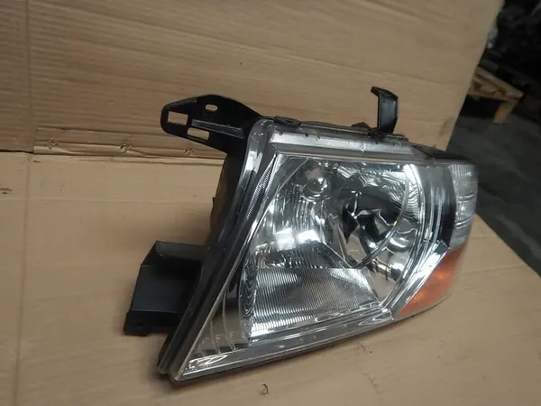 Vasen ajovalaisin Mitsubishi Pajero III 082141159L image 5