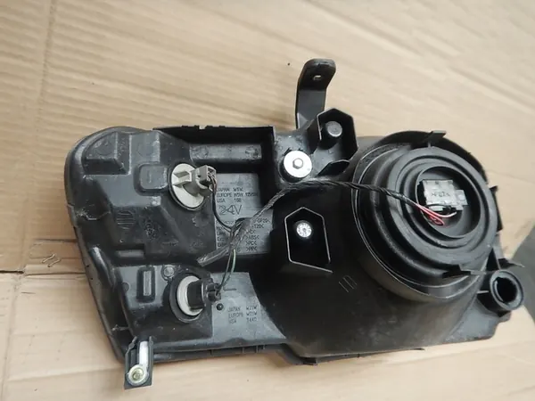 Vasen ajovalaisin Mitsubishi Pajero III 082141159L image 7