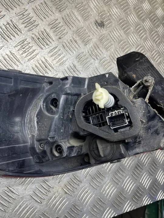 Volkswagen OE Luz Trasera Derecha Passat CC image 3