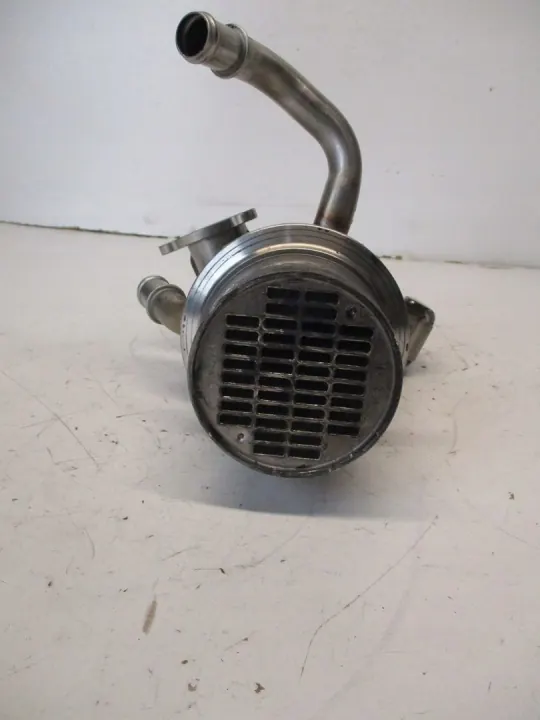 Refrigerador EGR usado OEM 04L131512BQ para Passat B8 image 3