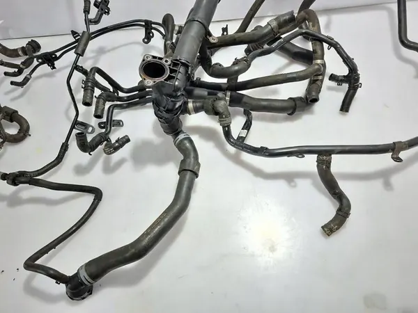 VW TIGUAN 2017 2.0TDI Vesiletkusetti OEM image 5