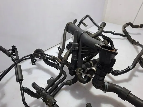 VW TIGUAN 2017 2.0TDI Vesiletkusetti OEM image 8