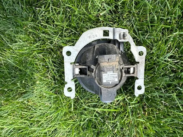 Farol de neblina Mitsubishi Lancer OE 8321A463 image 2