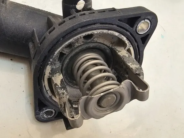 Dodge RAM 09-18 Motorthermostaat OEM 04893865AC image 3