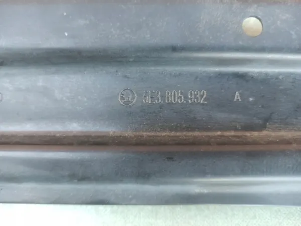 Vorderer Sicherheitsgurt Halter Skoda Octavia IV 5E3805932 image 5