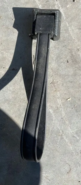 Puxador de porta-malas Volkswagen usado OEM 7H0829621 image 2