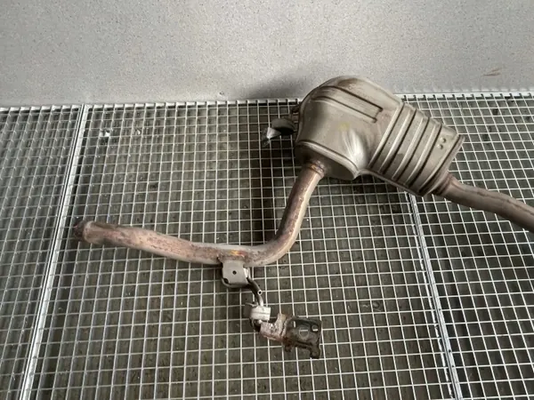 Silenciador Escape Audi OE OEM 8W0253411P - Usado image 3