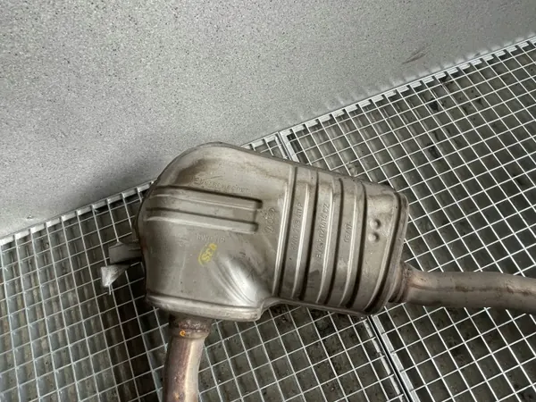 Silenciador Escape Audi OE OEM 8W0253411P - Usado image 9