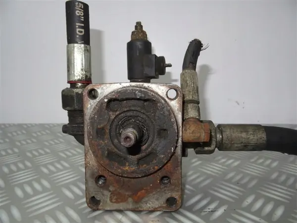 Pompe d'entraînement ventilateur OEM 111/POM Renault Midlum image 2