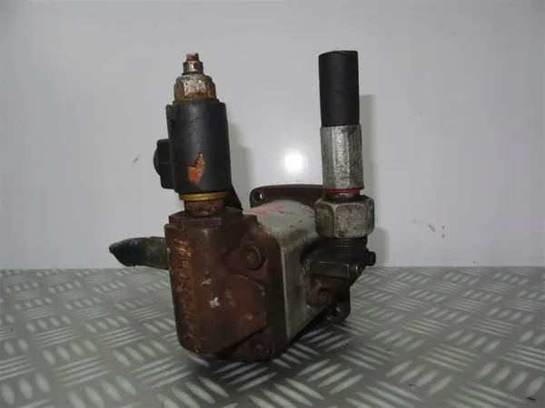 Pompe d'entraînement ventilateur OEM 111/POM Renault Midlum image 7