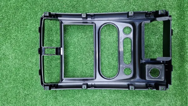 OEM RAMKA CZARNA Radio-kehys Suzuki Jimny 2005-2017 image 4