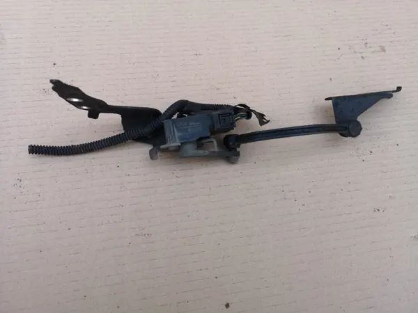Sensor de Nivel Faros Ford Kuga MK2 VP4N5F-13D007-CA image 2
