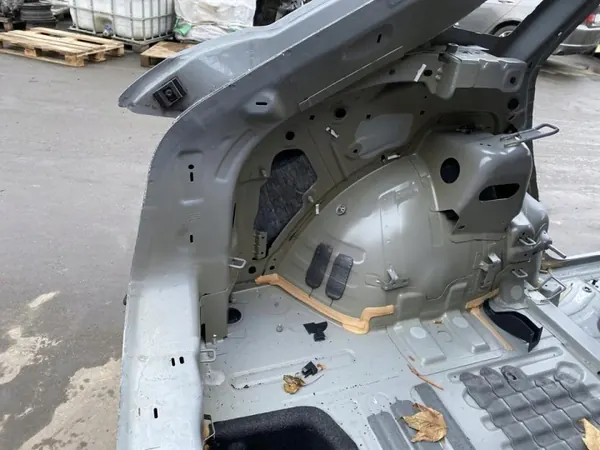 OEM 284362 sivupaneeli VW ID.4 2024 vasen taka image 3