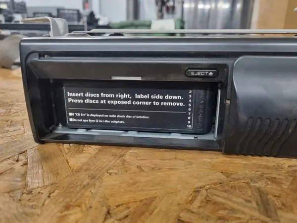 Trocador CD/DVD Jeep OEM P56038579AB - Usado image 5