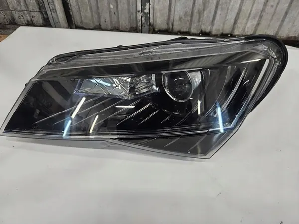 Linker Scheinwerfer Skoda Superb III Xenon LED 3V1941017B image 2