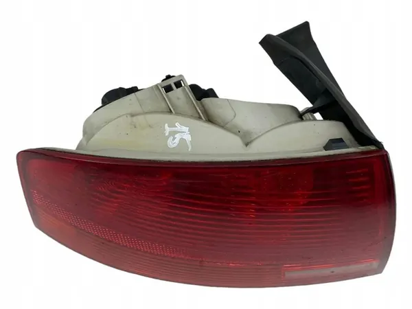 Audi A4 S4 B7 2007 Luz trasera izquierda image 3