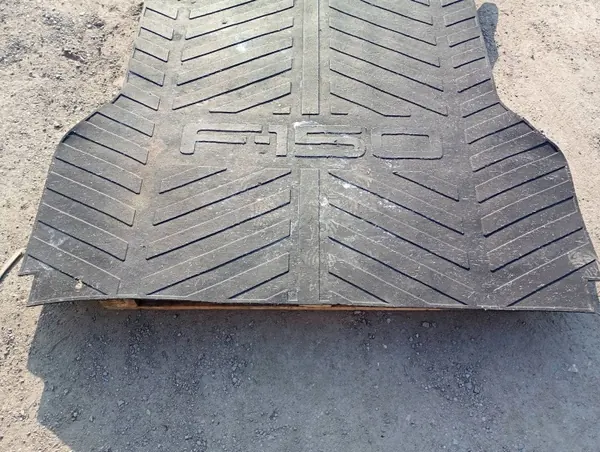 Kumilattiamatto OEM KKM23145 Ford F150 Raptorille image 4