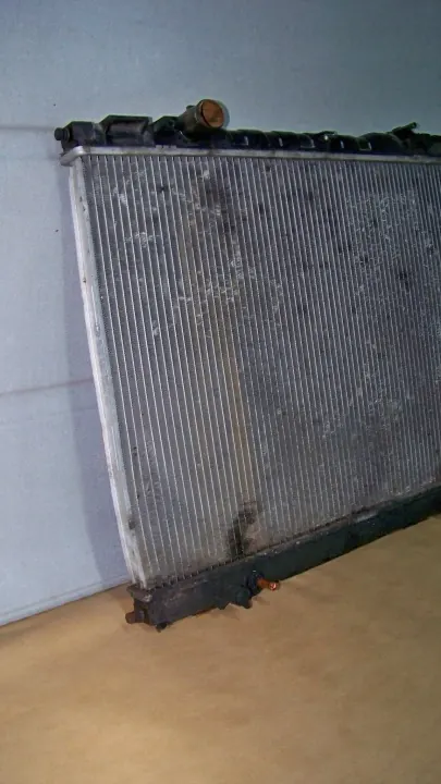 Radiateur d'eau OEM 25310-3E050 pour Kia Sorento I image 3